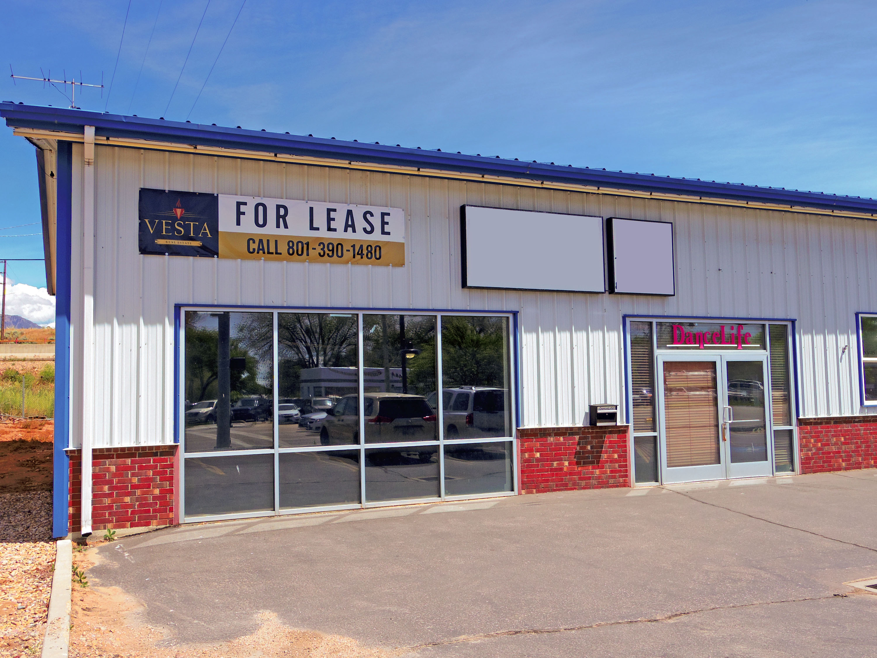 FOR LEASE:  Large Roy Commercial Space